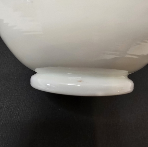 Vintage Fenton Silver Crest White Ruffled Glass Vase - Picture 6 of 6